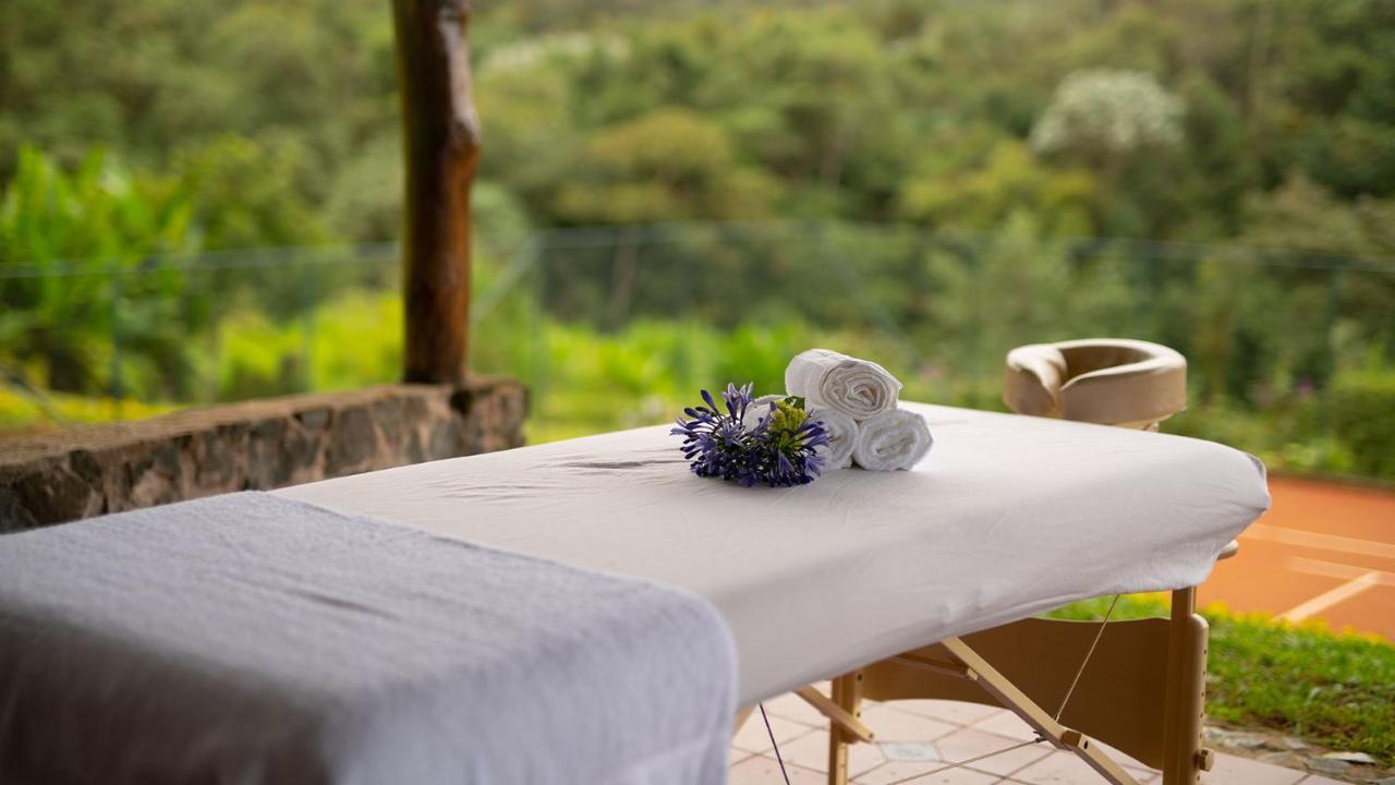 Las Mercedes Lodge Cali Eksteriør bilde